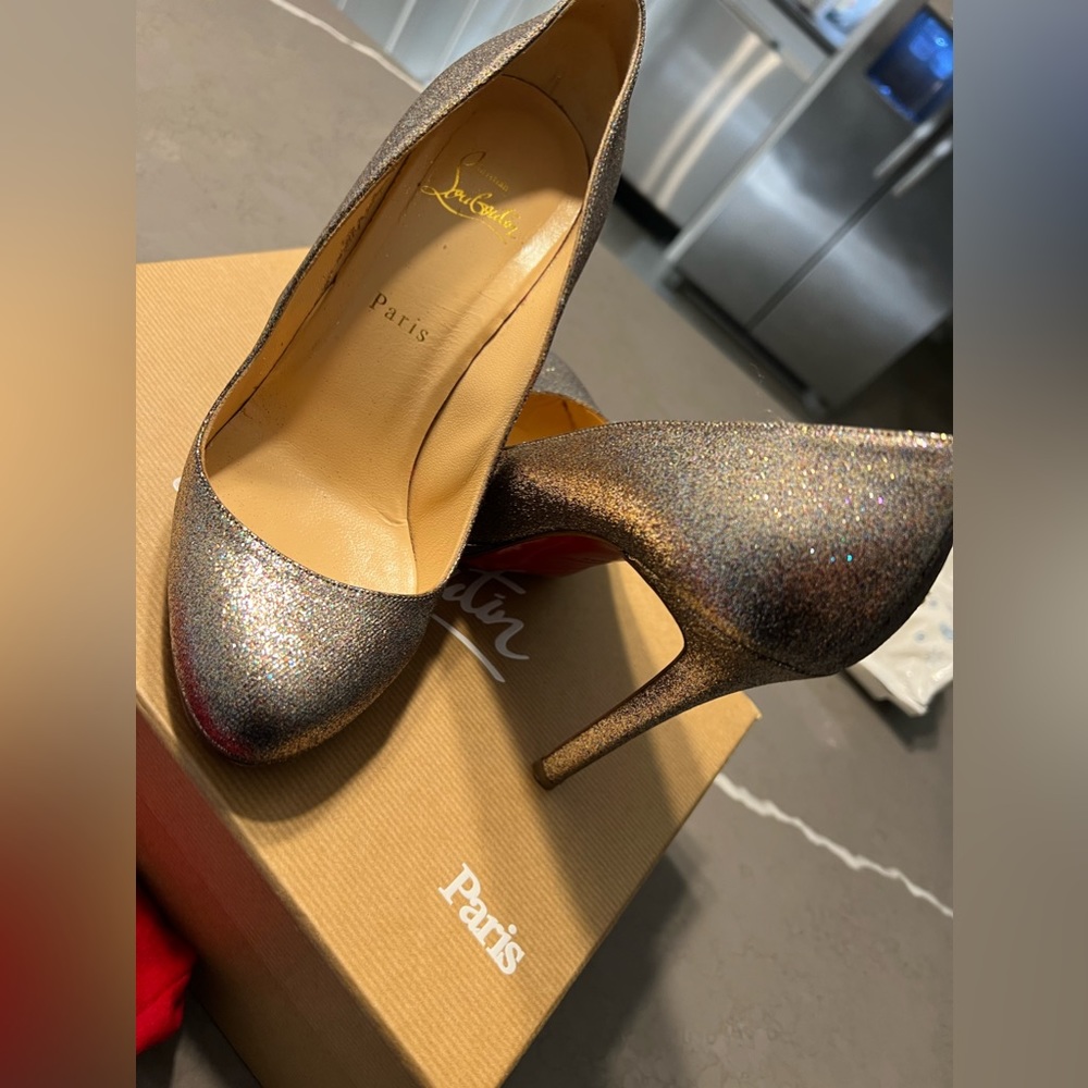 Silver Glitter christian louboutin heels in good condition - Picture 4 of 9